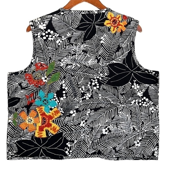 Chico’s Colorful Embroidered Flowers Black & White Tropical Print Open Vest - Picture 4 of 10